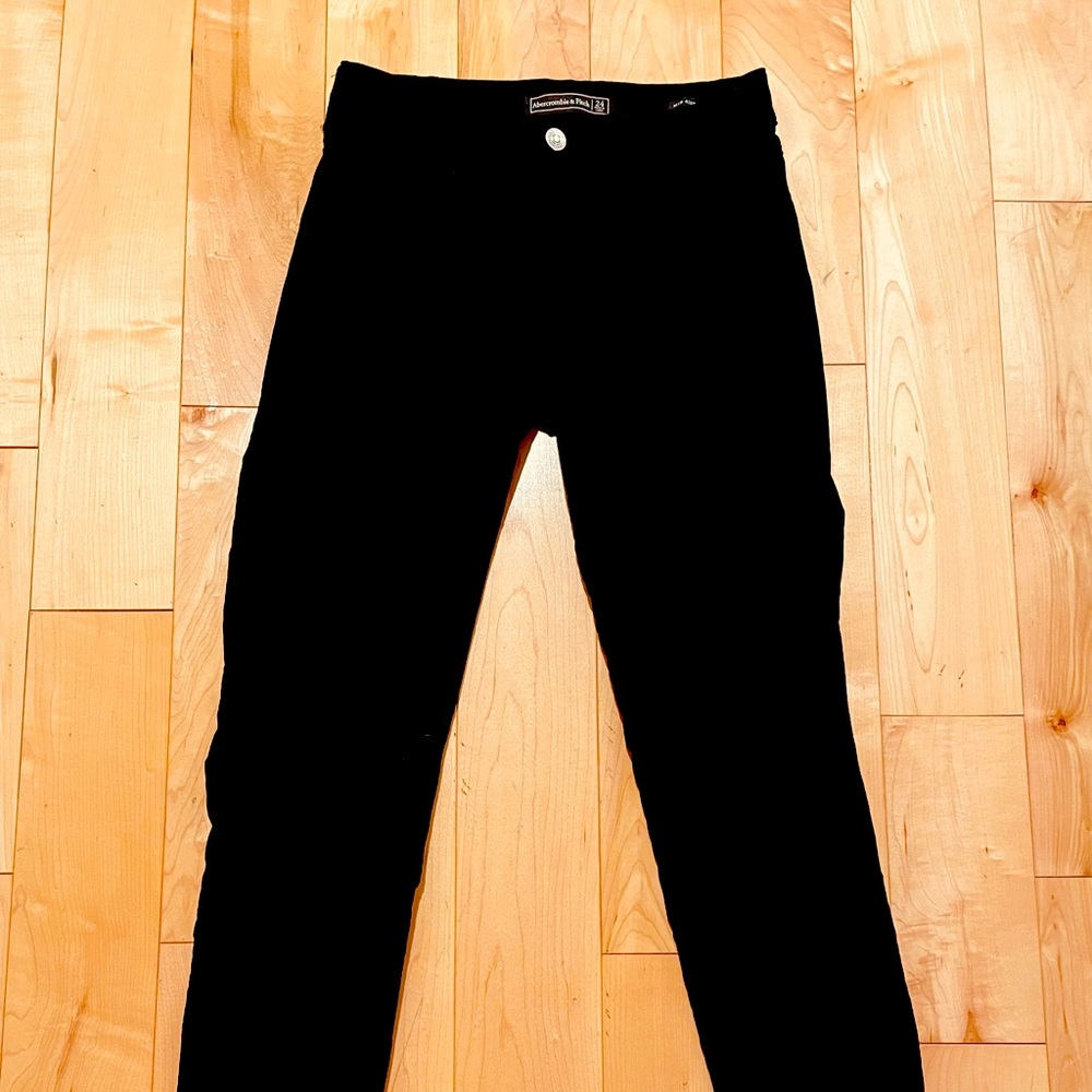 Abercrombie Black Velvet Mid Rise Skinny Jeans 24